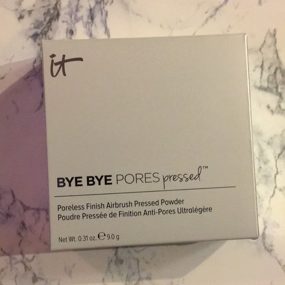 NWT! IT Cosmetics Bye Bye Pores Pressed Powder